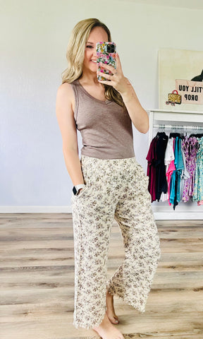 INSTOCK BEIGE FLORAL POCKET PANTS